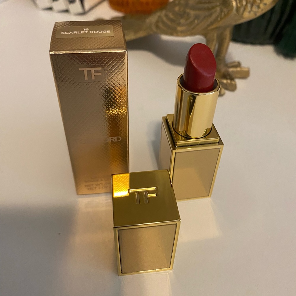 TOM FORD lipstick 16 scarlet rouge
